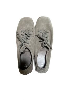 Zara Women's Gray Suede Lace-Up Flats